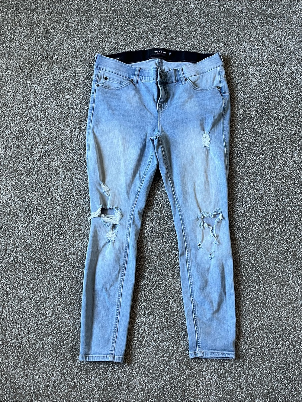 Torrid Bombshell Skinny Light Blue Distressed Women’s Jeans (14S)
